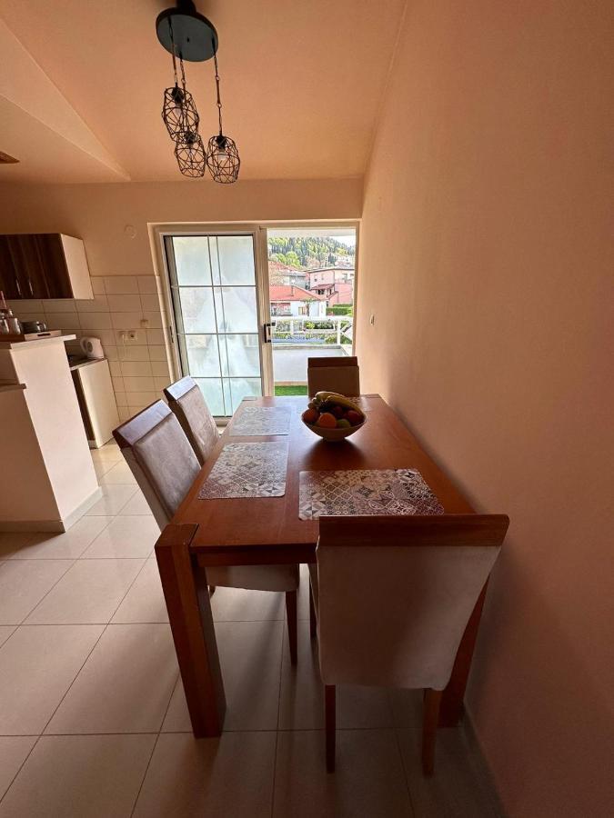 מוסטר Apartment Nina מראה חיצוני תמונה