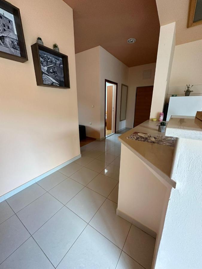 מוסטר Apartment Nina מראה חיצוני תמונה